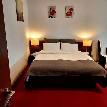 Eva Studio Apartment Bukares Bagian luar foto