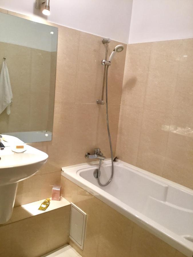 Eva Studio Apartment Bukares Bagian luar foto