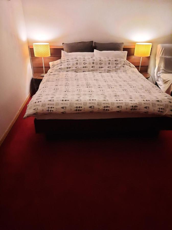 Eva Studio Apartment Bukares Bagian luar foto